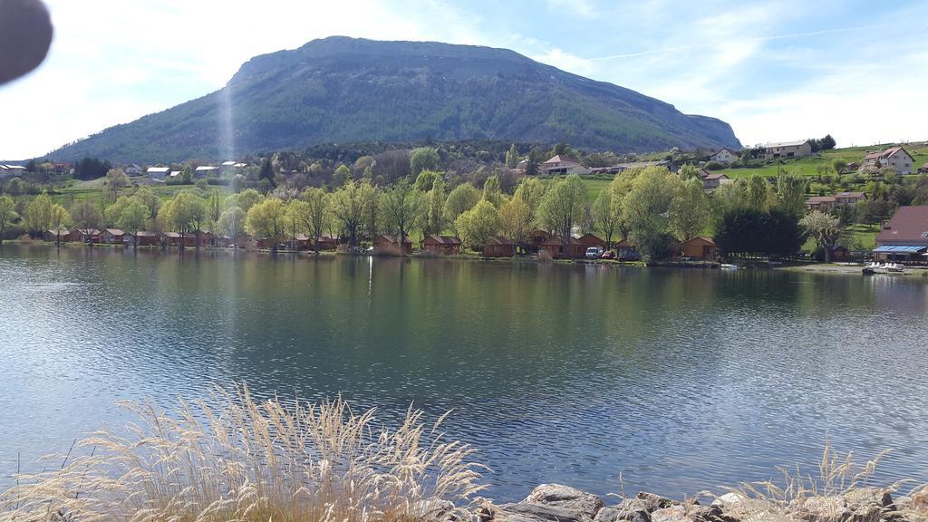 Camping La Motte Flottante La Freissinouse Exterior photo